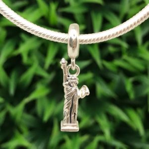 Charm Estatua de La Libertad Plata