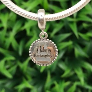 Charm I Live in Fantasyland Plata